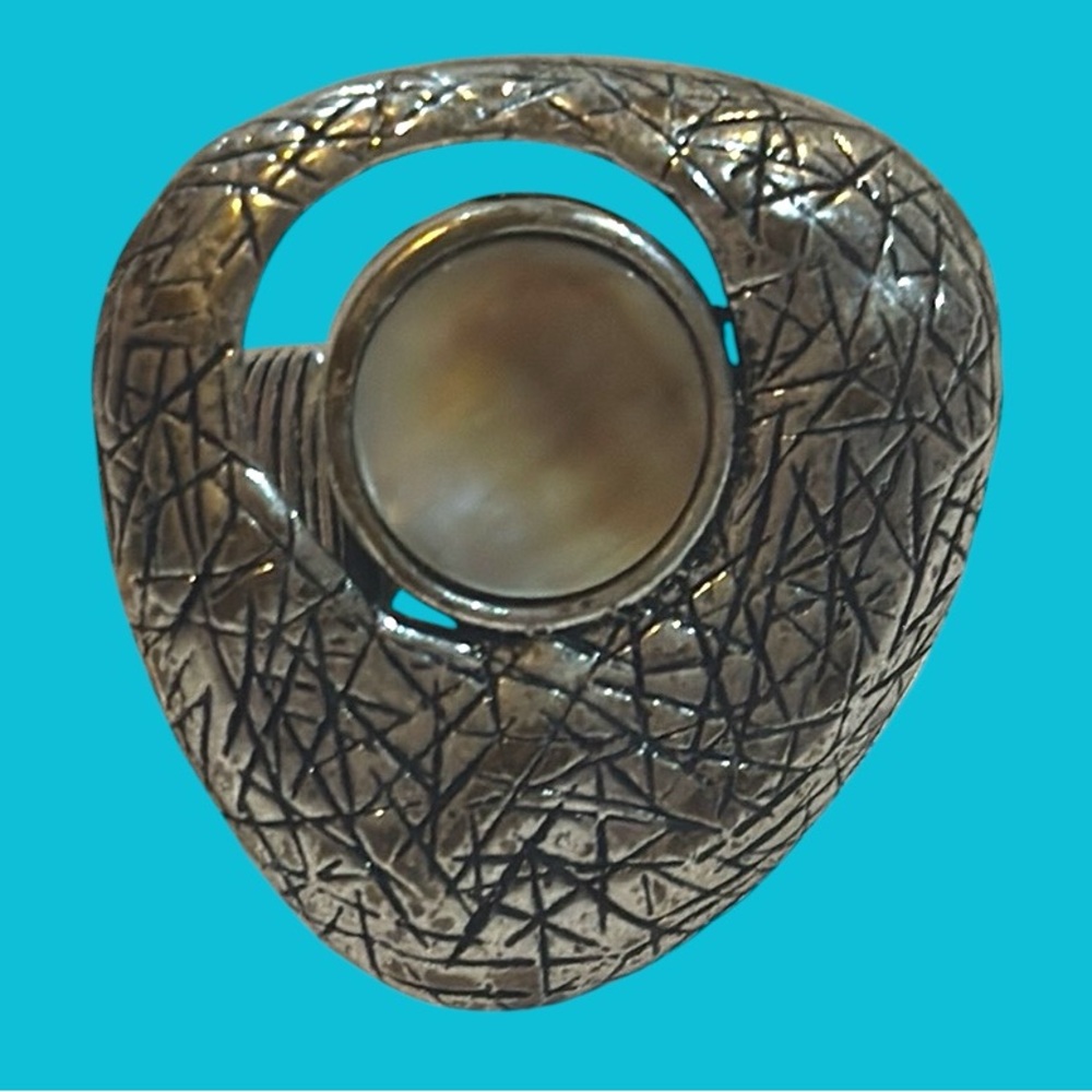 Silver‎ Toned Mother Of Pearl Statement Ring One Size Stretch Band